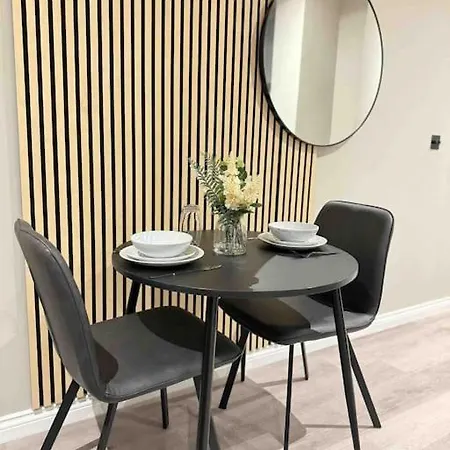 Pinetree - Centre Leeds شقة ليدز