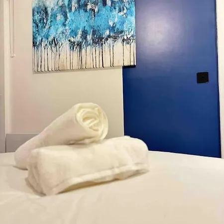 Pinetree - Centre Leeds